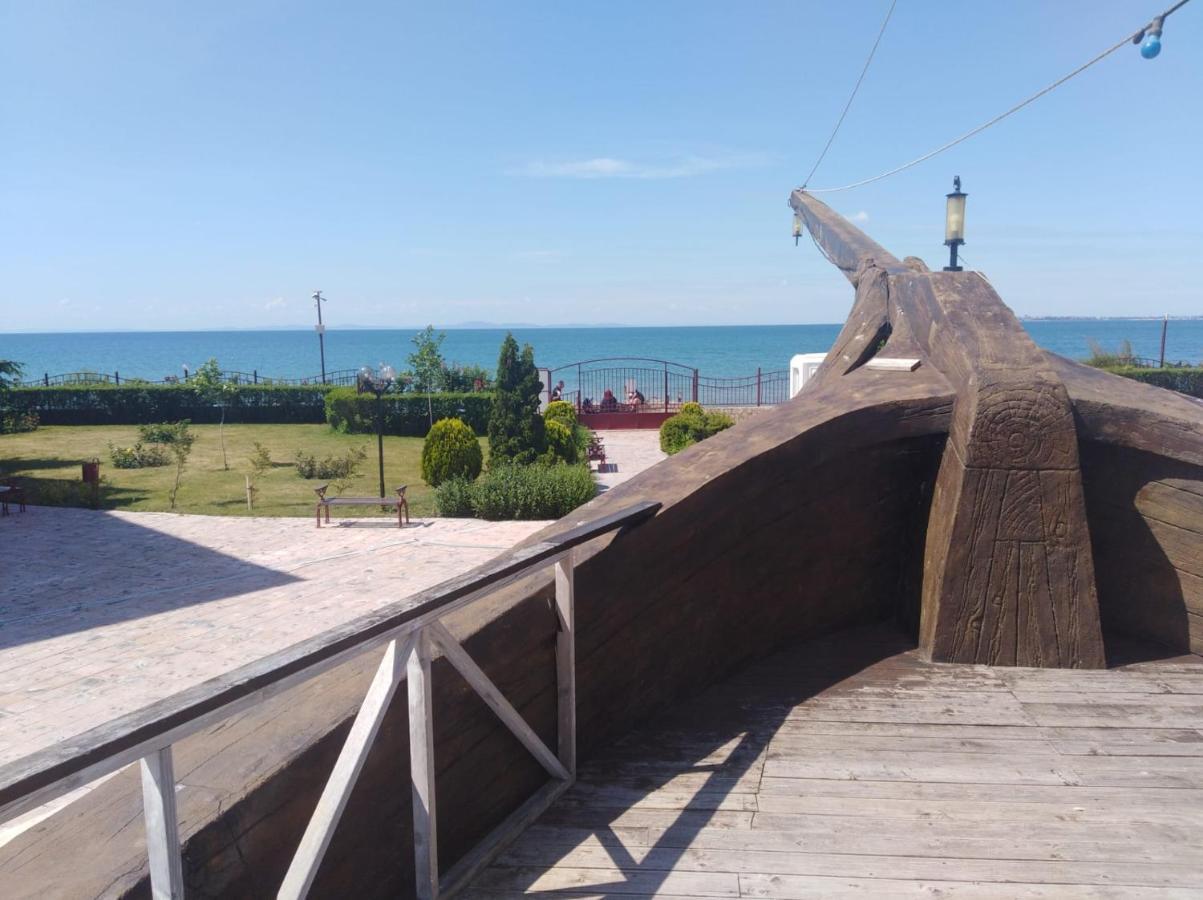 On The Beach Elenite Exterior photo